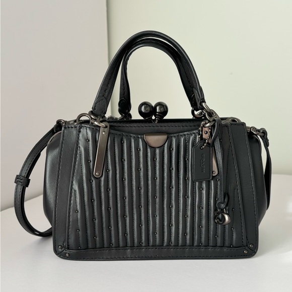 Coach Handbags - COACH Restored Kisslock Dreamer 21 With Quilting And Rivets